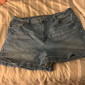 American Eagle stretch mom short